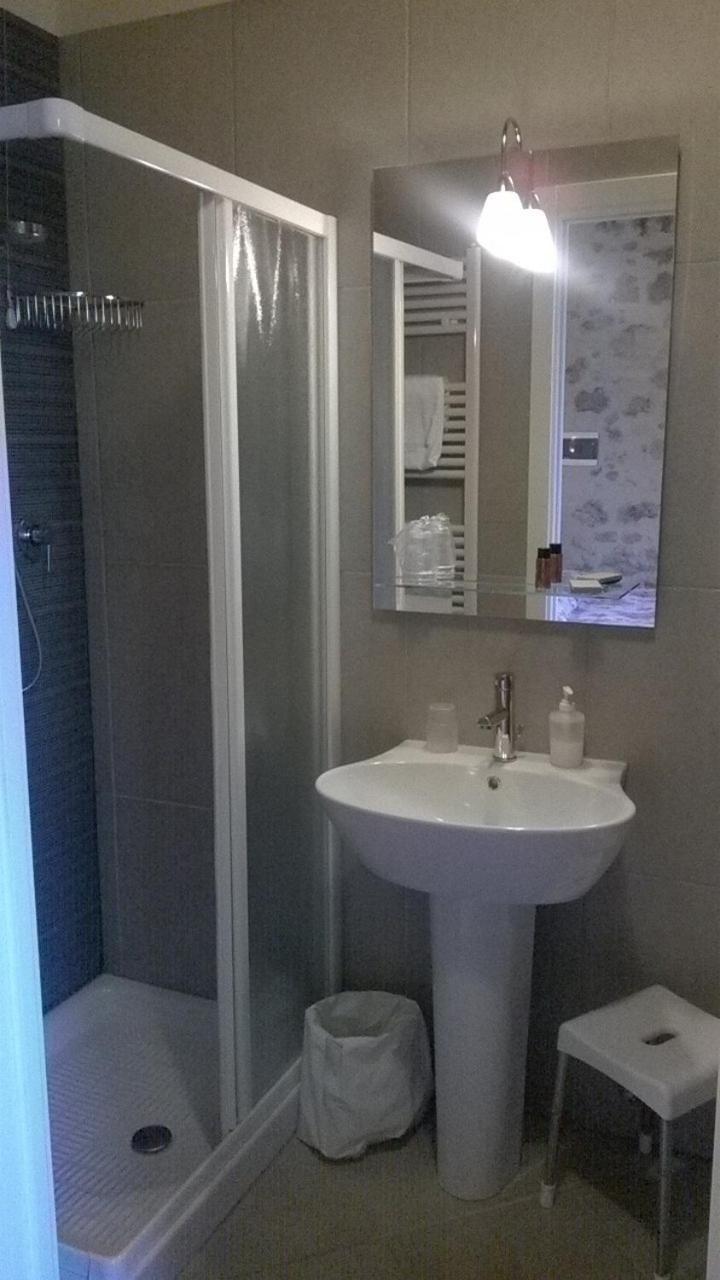 Arnolfo B&B コッレ・ヴァル・デルザ 部屋 写真